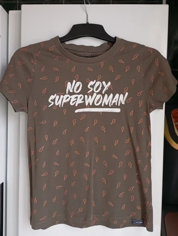 ⚡️ Título: Camiseta Edición Limitada "No Soy Superwoman" ⚡️